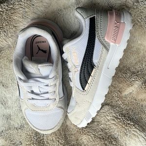 PUMA TODDLER Sneakers size 7